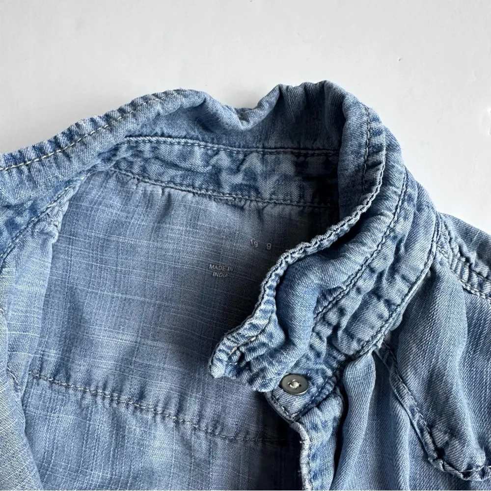 Gap Chambray Button Down Shirt